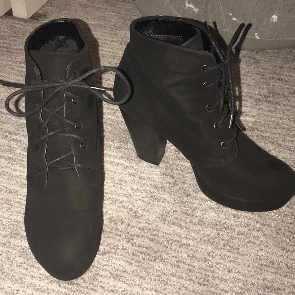 Bootie heels in women’s size 10